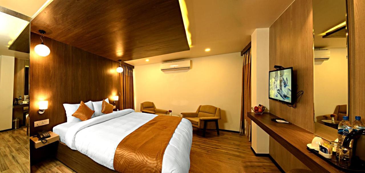 The Milestone Hotel Katmandou Extérieur photo