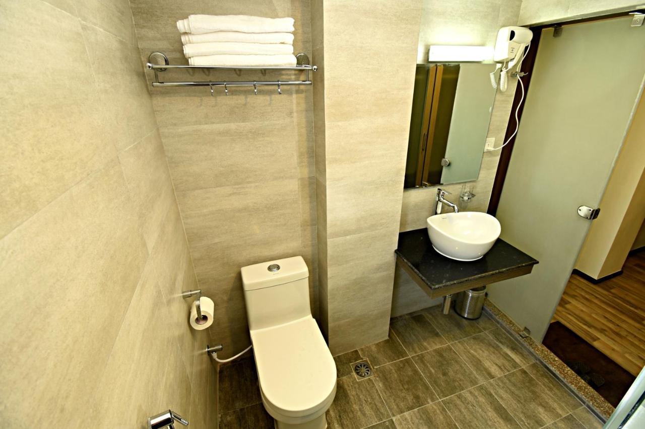 The Milestone Hotel Katmandou Extérieur photo