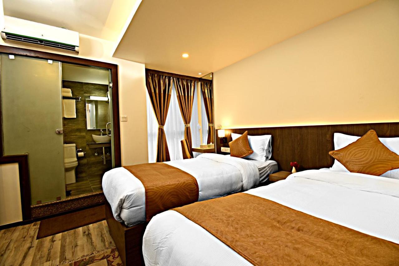 The Milestone Hotel Katmandou Extérieur photo
