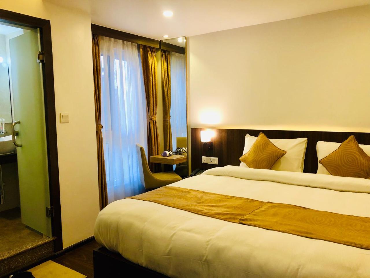 The Milestone Hotel Katmandou Extérieur photo