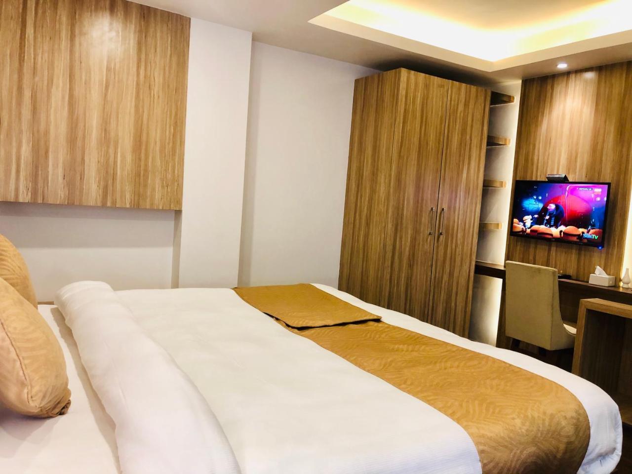 The Milestone Hotel Katmandou Extérieur photo