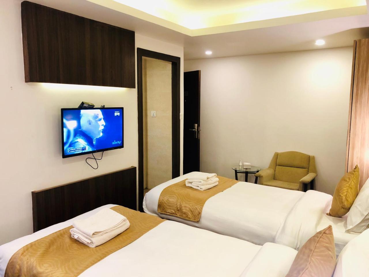 The Milestone Hotel Katmandou Extérieur photo