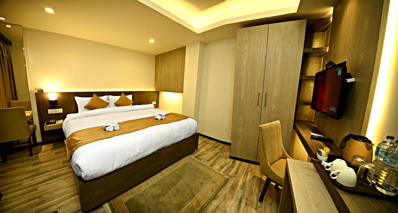 The Milestone Hotel Katmandou Extérieur photo