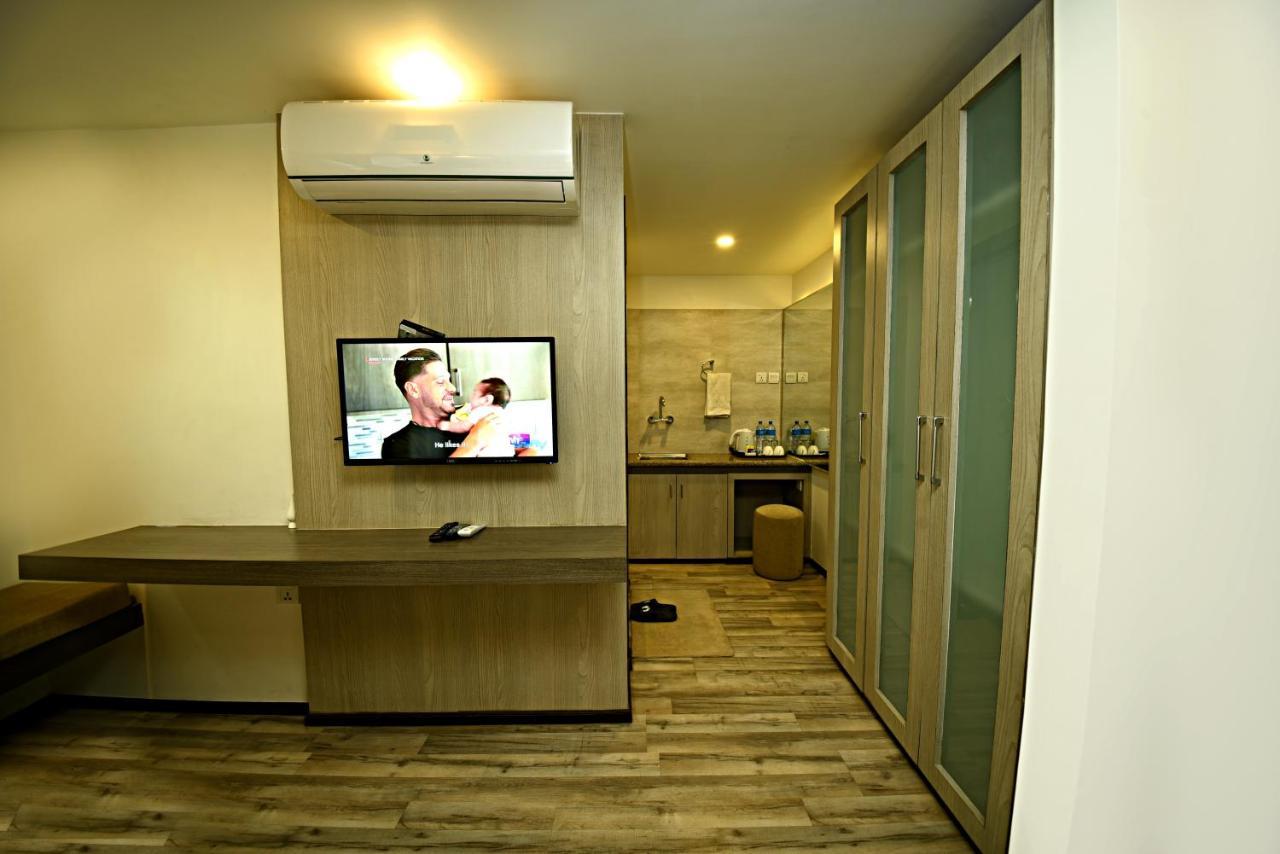 The Milestone Hotel Katmandou Extérieur photo
